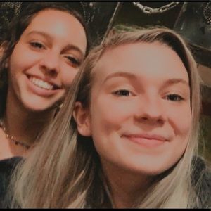 Meet your Posher, Chloe